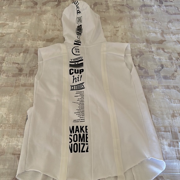 Make some NOIZZ cool Vest - Picture 5 of 7